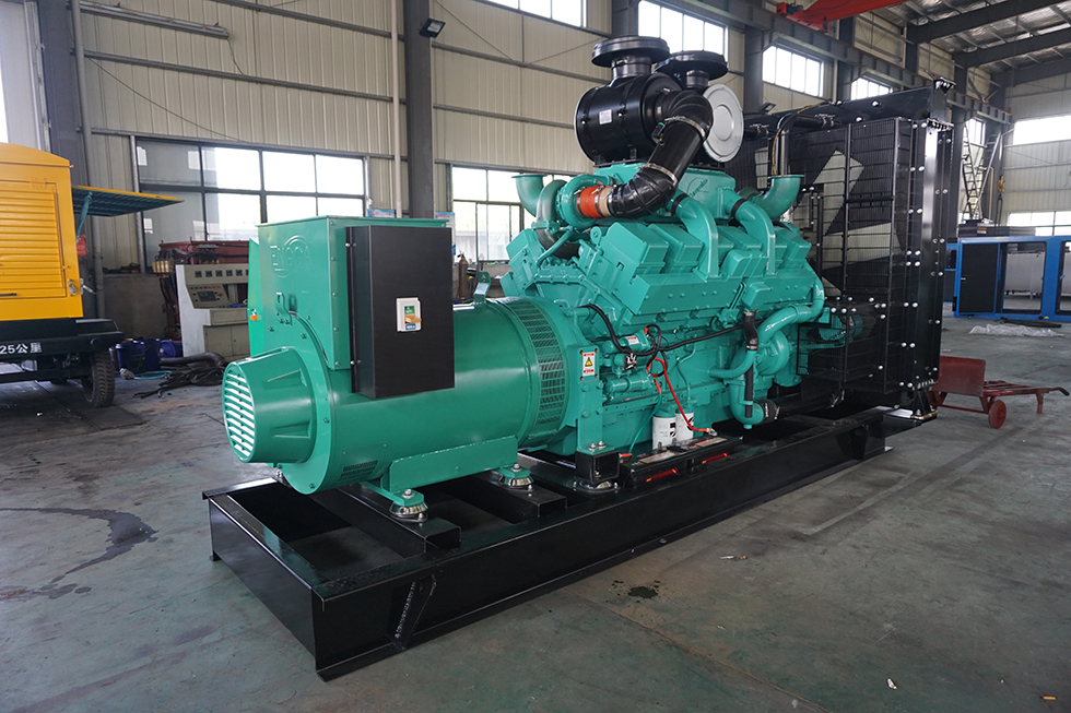 KTA38-G2B重慶康明斯動力配套700KW柴油發電機組報價