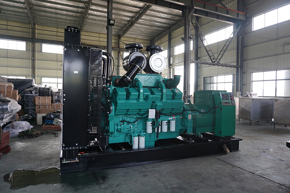 KTA38-G2B重慶康明斯動力配套700KW柴油發電機組報價