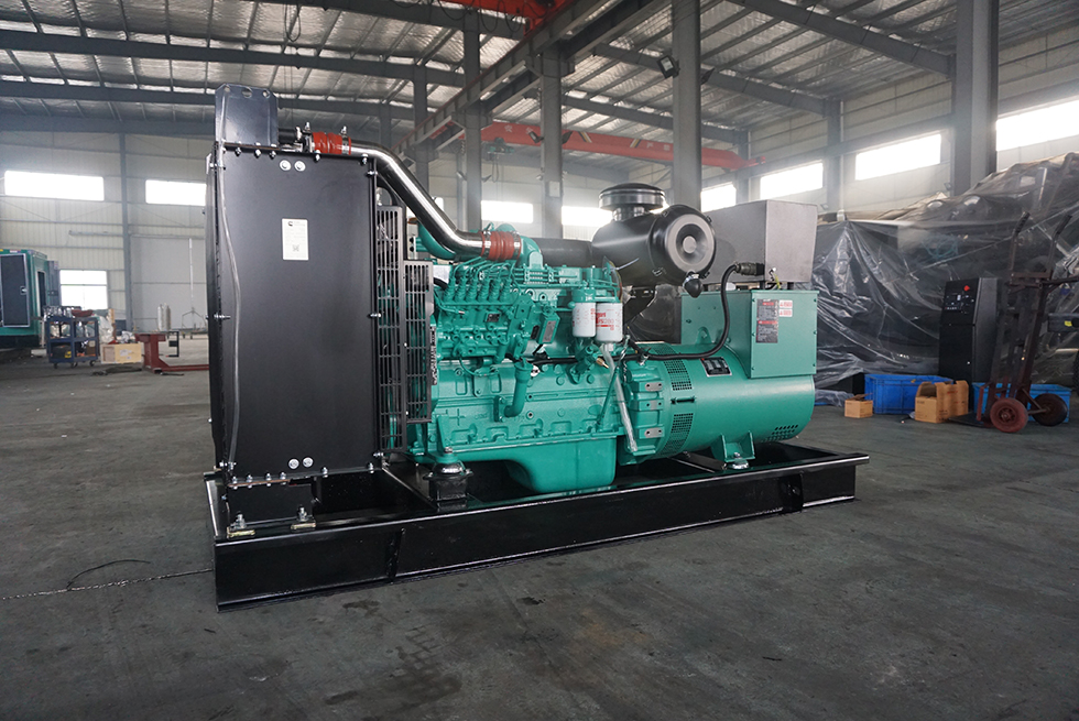 6BTAA5.9-G12東風(fēng)康明斯動力配套120KW柴油發(fā)電機(jī)組報(bào)價(jià)