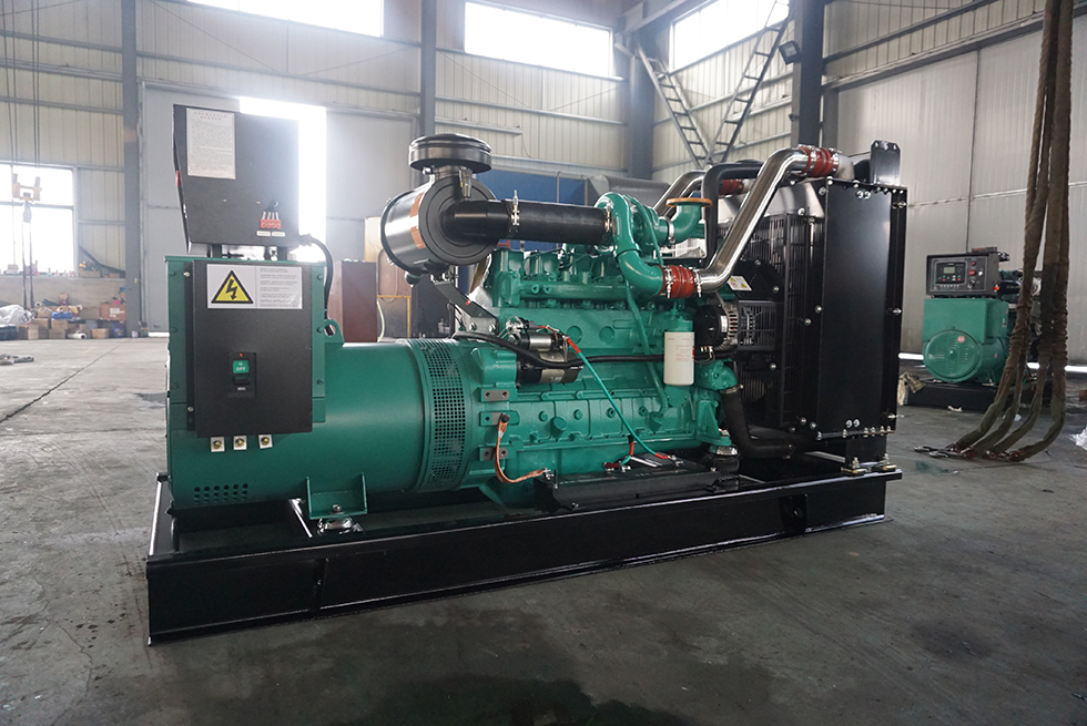 6BTAA5.9-G12東風(fēng)康明斯動力配套120KW柴油發(fā)電機(jī)組報(bào)價(jià)